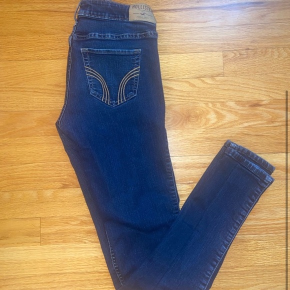 Hollister dark wash jeans - Picture 1 of 3